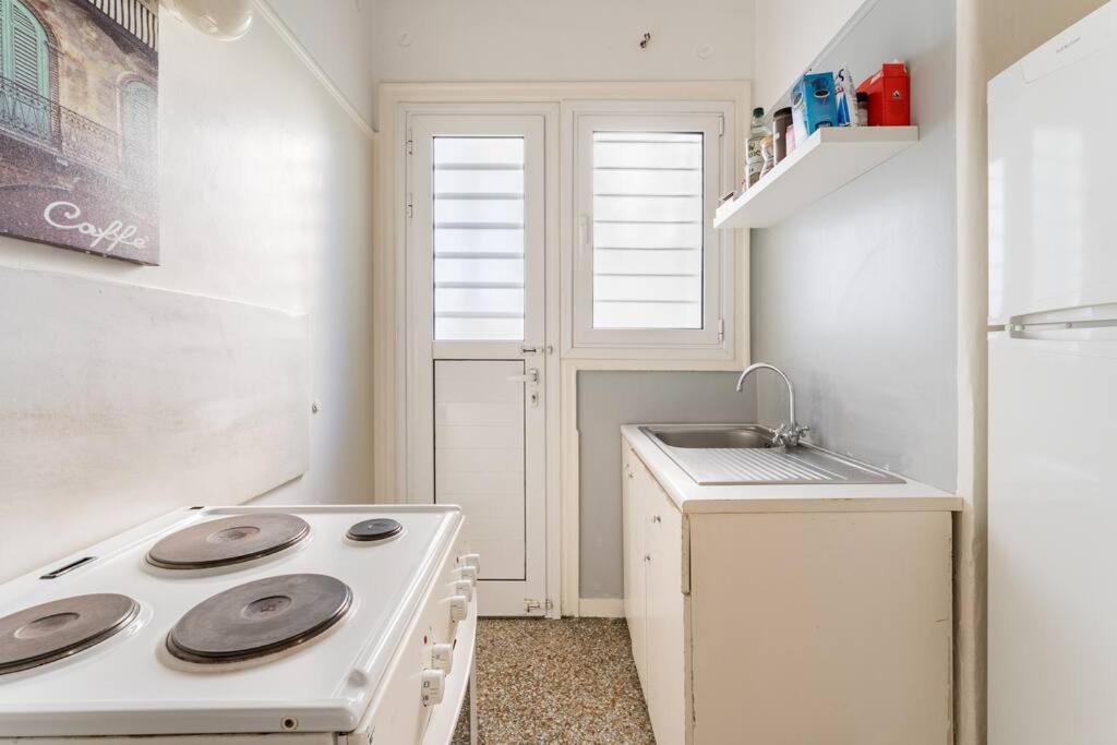 Amazing 3Bdr Apt With Unique Roof Garden In Plaka Athene Buitenkant foto