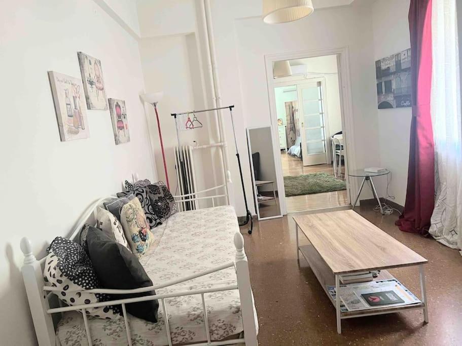 Amazing 3Bdr Apt With Unique Roof Garden In Plaka Athene Buitenkant foto