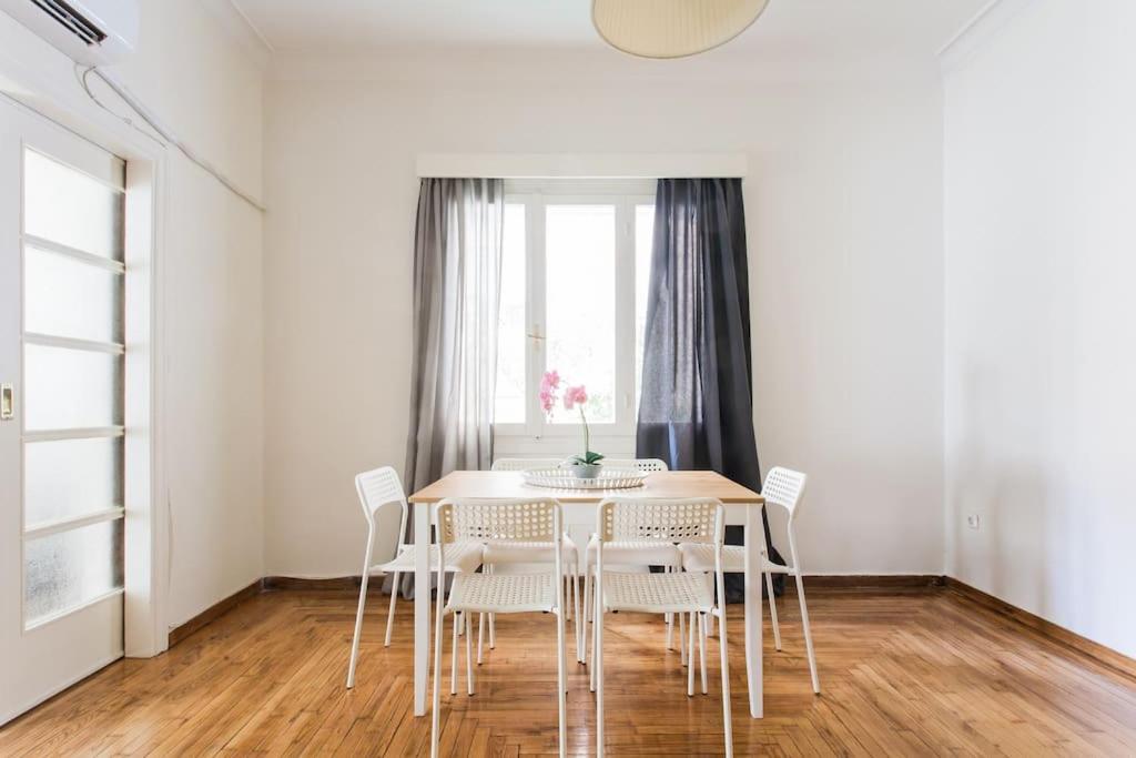 Amazing 3Bdr Apt With Unique Roof Garden In Plaka Athene Buitenkant foto